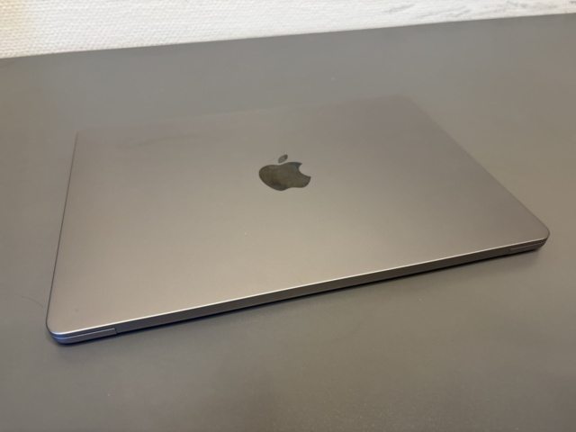 1425947-12 Apple MacBook Air M2 -22