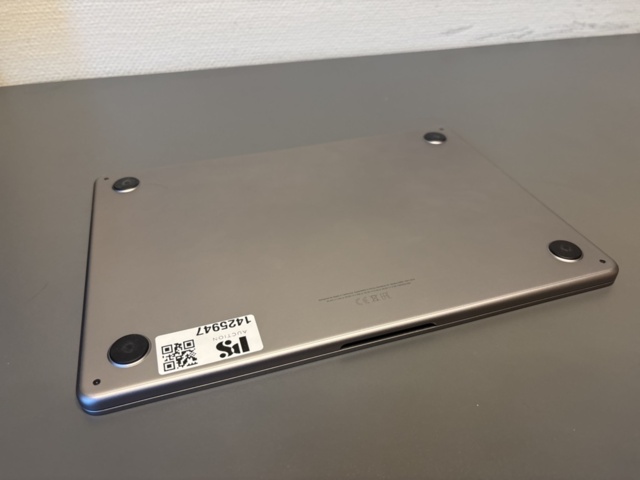 1425947-13 Apple MacBook Air M2 -22