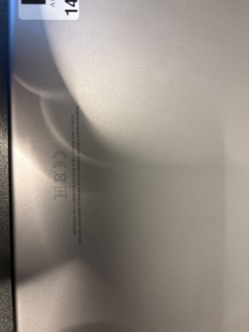 1425947-14 Apple MacBook Air M2 -22