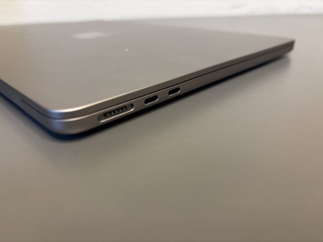 1425947-15 Apple MacBook Air M2 -22