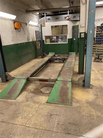 1471216-3 Four-pillar lift with bearer lift – Stenhøj DS4