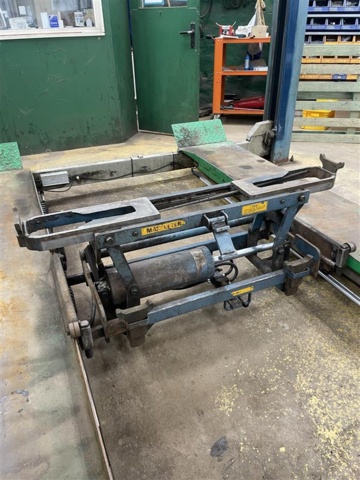 1471216-14 Four-pillar lift with bearer lift – Stenhøj DS4