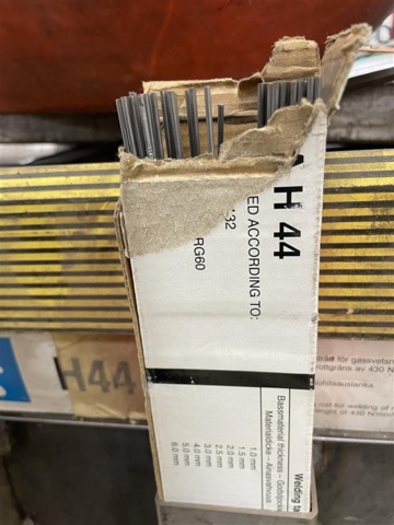 1471217-19 Mig welder with metal storage and accessories – Randback – TwinMIG 190