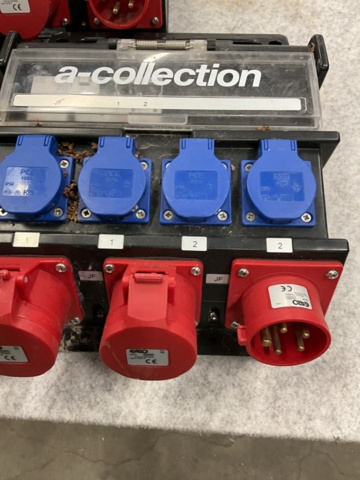 1472985-4 Construction centers 3 pcs.