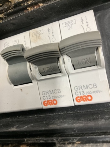 1472985-6 Construction centers 3 pcs.