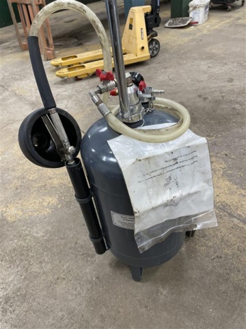 1471220-6 Brake bleeder and oil filling pump with accessories