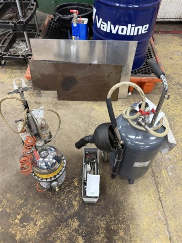 1471220-4 Brake bleeder and oil filling pump with accessories