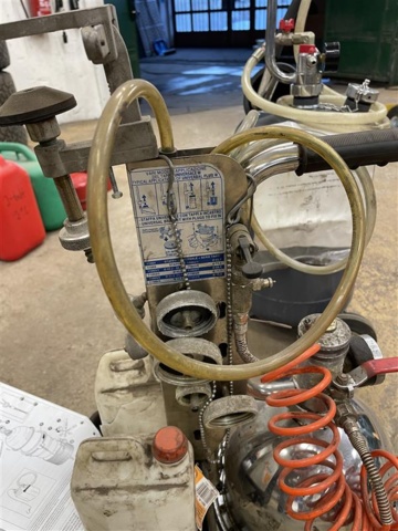 1471220-7 Brake bleeder and oil filling pump with accessories