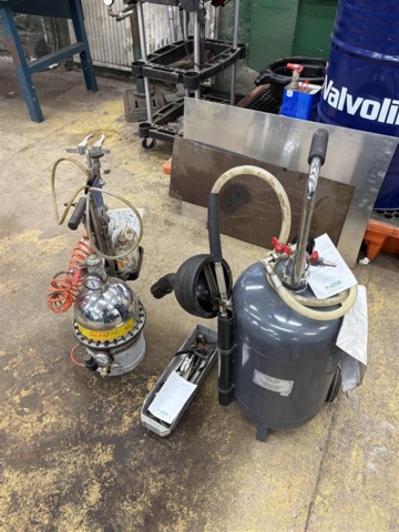 1471220-2 Brake bleeder and oil filling pump with accessories