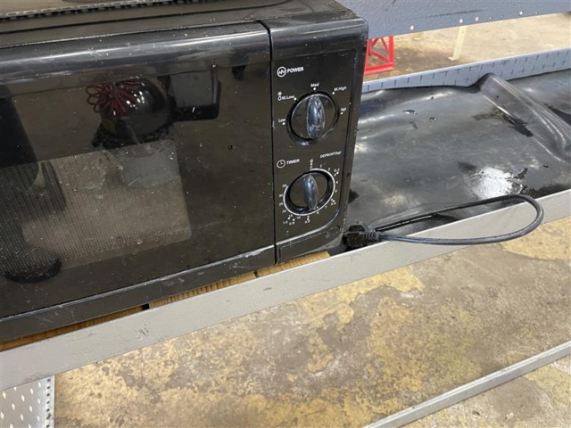 1471222-4 Serviceinredning med hyllor och mikrovågsugn - Work System