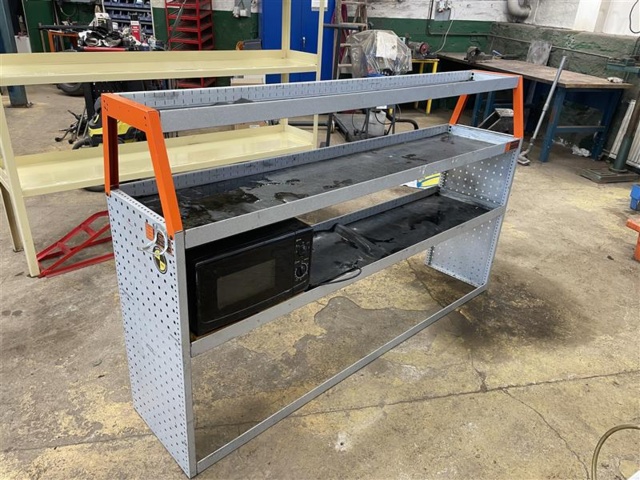 1471222-1 Serviceinredning med hyllor och mikrovågsugn - Work System