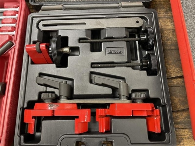 1471223-8 Tool section – hand tools, special tools and service kits