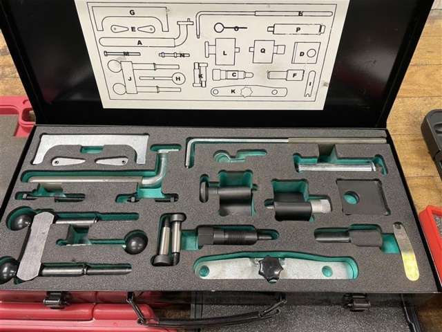 1471223-10 Tool section – hand tools, special tools and service kits