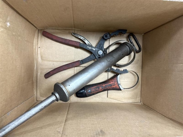 1471223-13 Tool section – hand tools, special tools and service kits