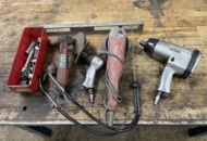 1471224 Mixed tool section with electric and air-powered tools