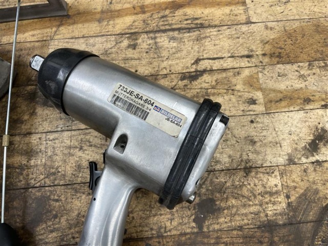 1471224-7 Mixed tool section with electric and air-powered tools