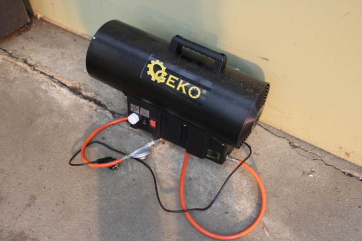 1476198-4 Three gas heaters with two tubes