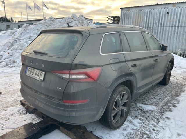 1483380-3 Škoda Kodiaq 7-Seater 2.0 TDI SCR 4x4 DSG Sekventiell - 2020 (reparationsobjekt)