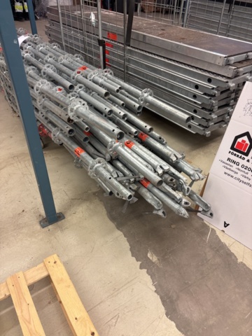 1443793-12 Parti med byggställningsdelar - MJ Gerüst m.fl.