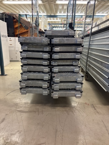 1443794-8 Parti med byggställningsdelar Scafom-rux m.fl.