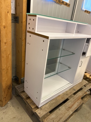 1435670-10 Hairdressing salon furnishings (cutting stations, shampooing chairs, etc.)