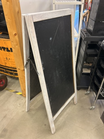 1435670-19 Hairdressing salon furnishings (cutting stations, shampooing chairs, etc.)