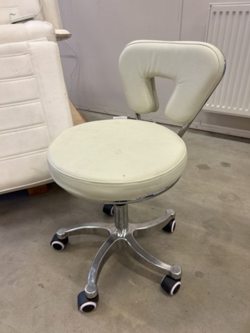 1435671-12 Electric treatment chair Weelko