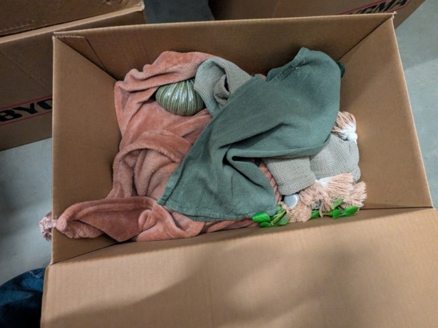 1256100-23 Homestyling lager 1, möbler, krukor, mattor, tavlor, prydnad, lampor m.m