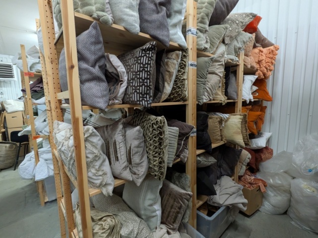 1256101-11 Homestyling lager 2, sängar, sängtextil, kuddar, möbler, matstolar