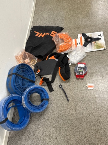 1368638-20 Samling med trädgårdsverktyg och utrustning