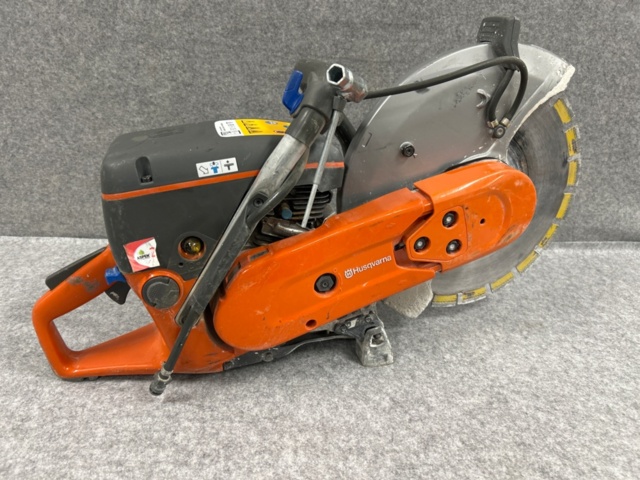 1368639-4 Kapmaskin med extra kapskivor - Husqvarna K 770