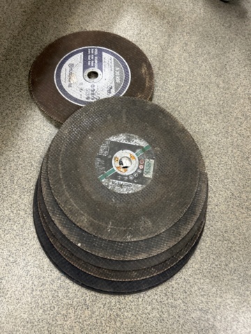 1368639-6 Kapmaskin med extra kapskivor - Husqvarna K 770