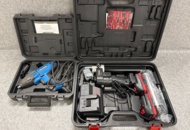 1368640 Samling med elhandverktyg, mätinstrument och verkstadsobjekt