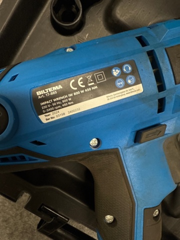 1368640-6 Samling med elhandverktyg, mätinstrument och verkstadsobjekt