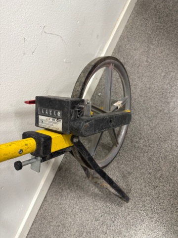 1368640-9 Samling med elhandverktyg, mätinstrument och verkstadsobjekt