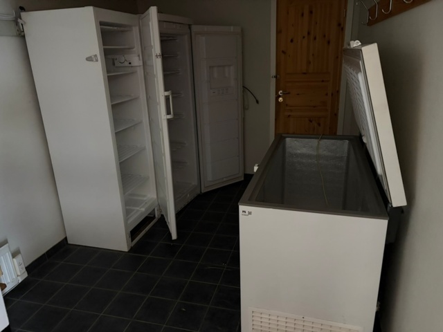 1476229-1 Freezer and two freezers