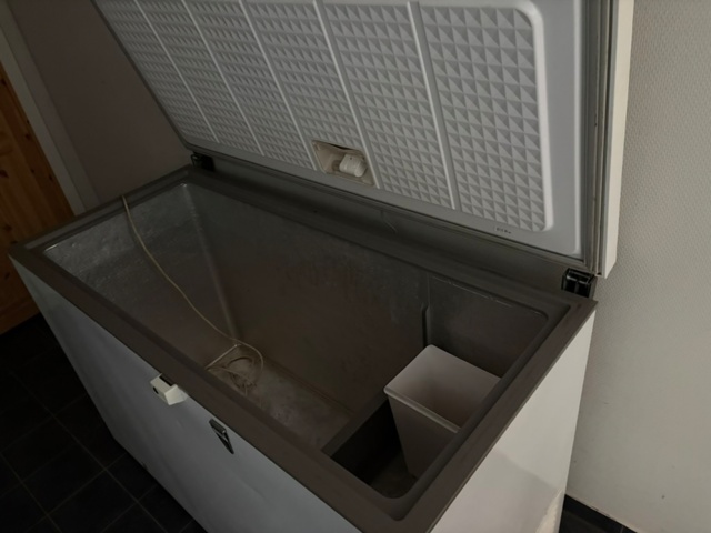 1476229-2 Freezer and two freezers