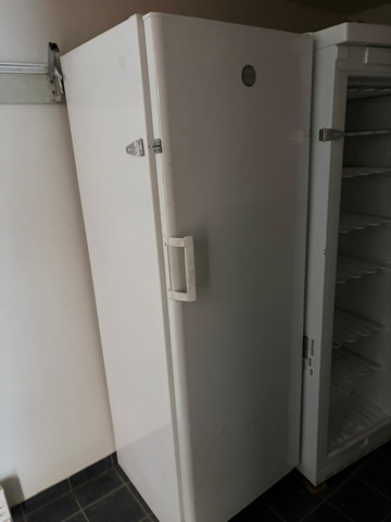 1476229-3 Freezer and two freezers