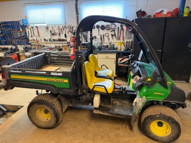 1405513-1 Arbets- och transportfordon - John Deere HPX815E