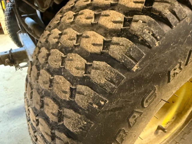 1405513-6 Arbets- och transportfordon - John Deere HPX815E