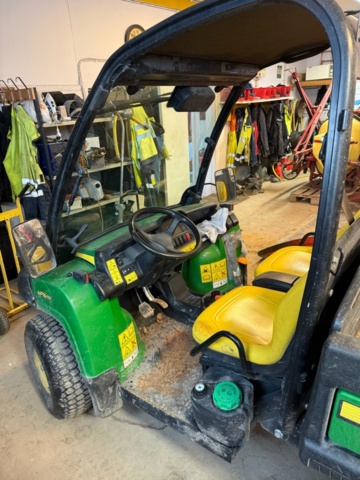 1405513-12 Arbets- och transportfordon - John Deere HPX815E