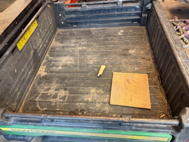 1405513-15 Arbets- och transportfordon - John Deere HPX815E