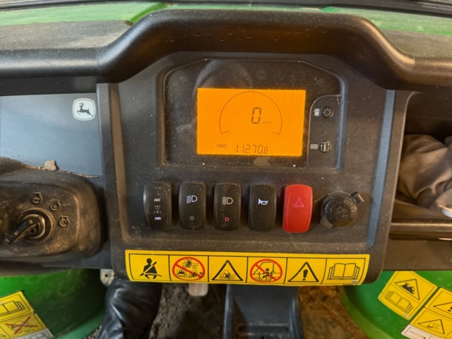 1405513-19 Arbets- och transportfordon - John Deere HPX815E