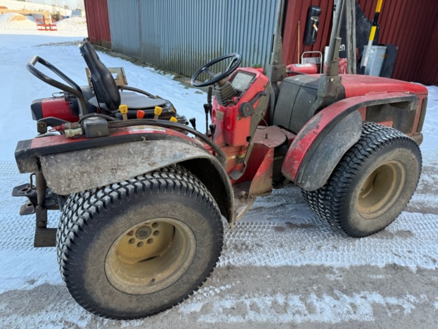 1405515-5 Tractor - Carraro SRX 8400