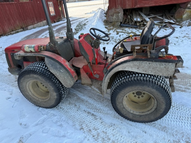 1405515-12 Tractor - Carraro SRX 8400