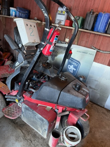 1405516-3 Riding Mower - Toro Greensmaster 3250D