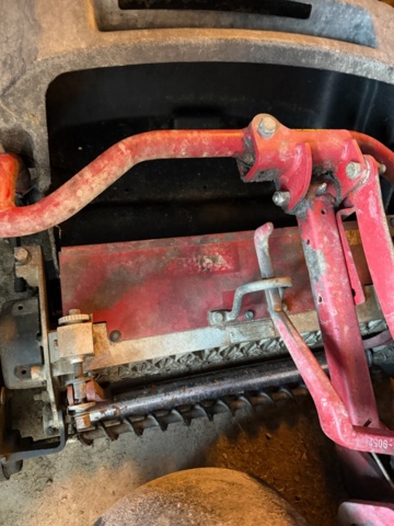 1405516-13 Riding Mower - Toro Greensmaster 3250D