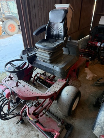 1405517-15 Riding Mower - Toro Greensmaster 3250D