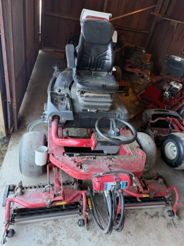 1405517-16 Riding Mower - Toro Greensmaster 3250D