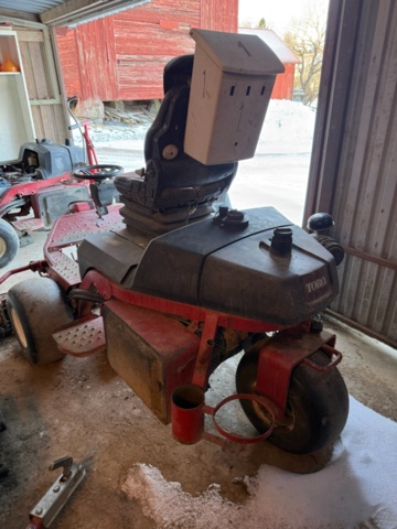 1405517-17 Riding Mower - Toro Greensmaster 3250D